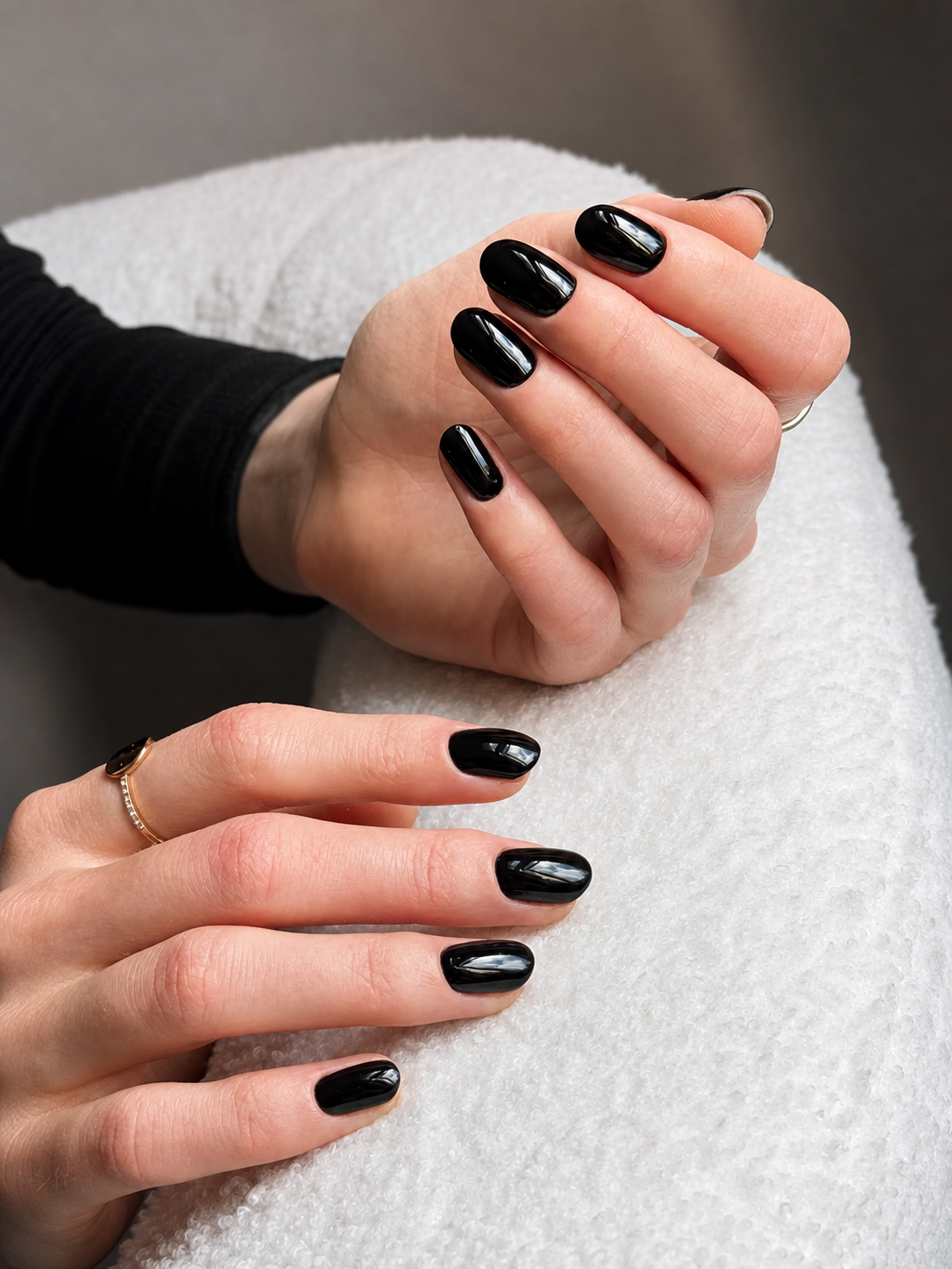 Enhanced presentation of an official 13 Nails Studio manicure image